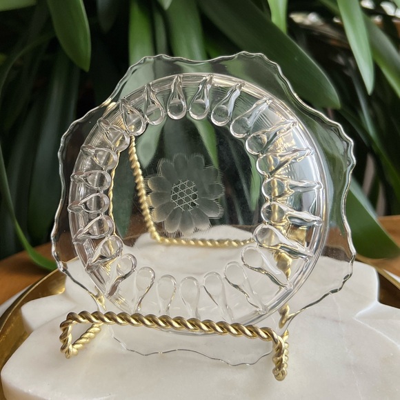 Vintage 1939 W.J. Hughes Genuine Cornflower Radiance Floral Etched Butter Dish - Picture 5 of 13